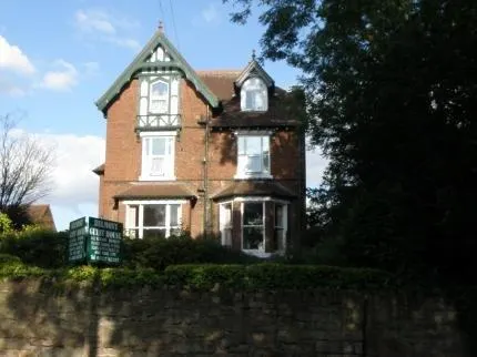Belmont Guest House Tamworth - Image 1
