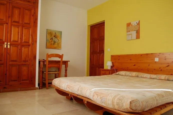 El Hotel California - Image 1