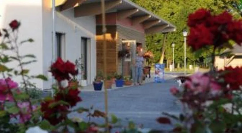 Camping Au Bord De L'aisne - Image 1