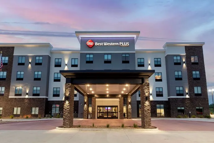 Best Western Plus Coralville Hotel - Image 1