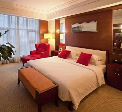 Sea Party Hotel - Image 1