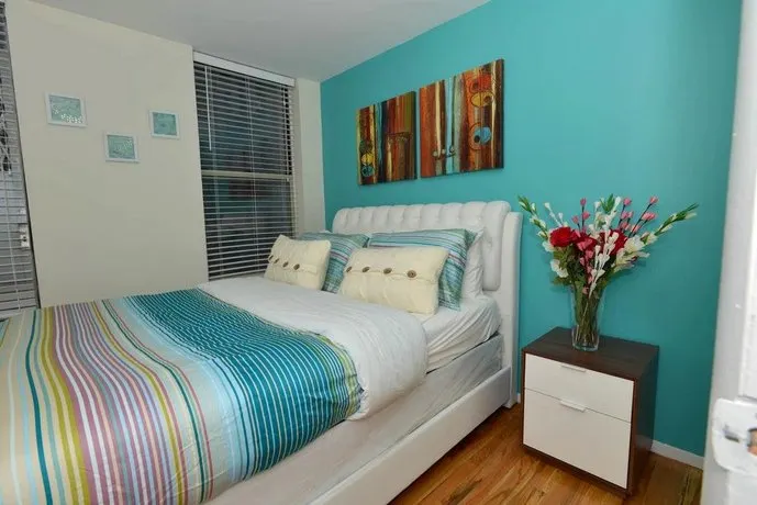 Lovely Two Bedroom Apt - Image 1