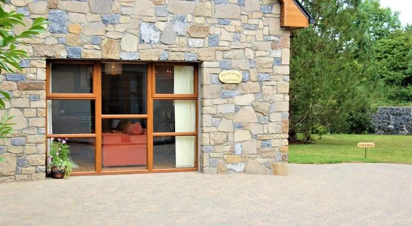 Rosewood Cottage - Image 1