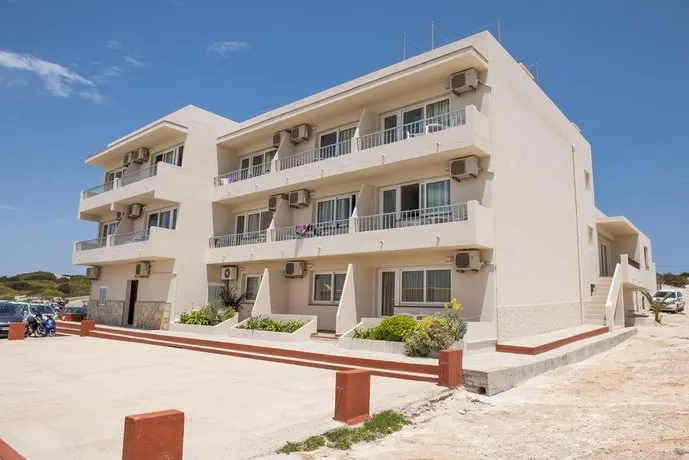 Apartamentos Es Arenals - Image 1