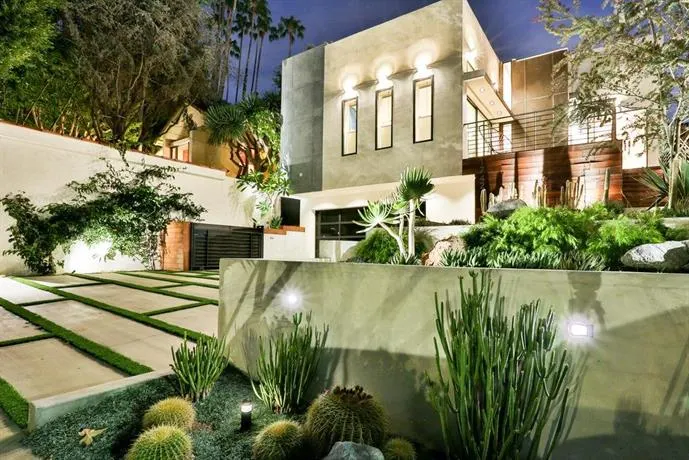 Hollywood Hills Sanctuary - Image 1