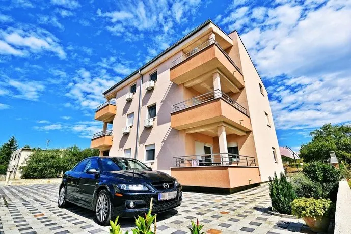 Apartments Ivana - Image 1