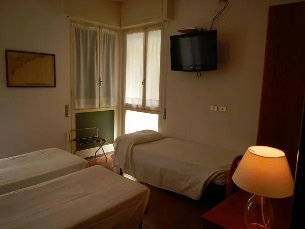Hotel Miriam - Image 1