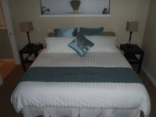 Selah Guest House - Image 1