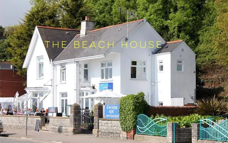 The Beach House Hotel - Image 1