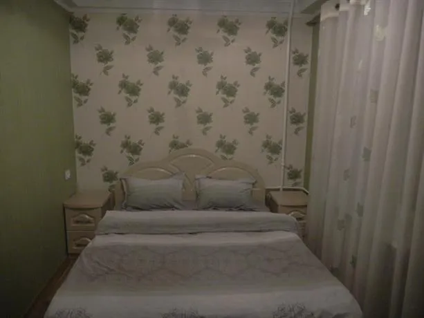 Daily-Lux Metro Druzhbyi Narodov Apartments - Image 1