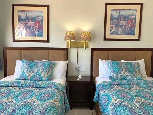 International Inn Underbay - Image 1