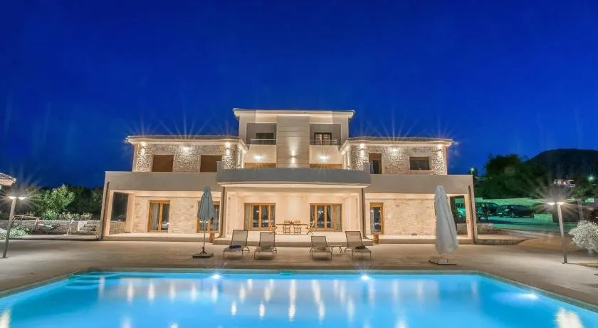 Petra Luxury Rooms and Apartments - Image 1