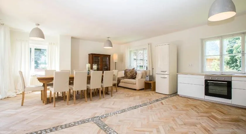 Chalet Happy Family, secluded location, 1000 sqm garden, mountainview, BBQ&bikes&sunbeds for free, u - Image 1