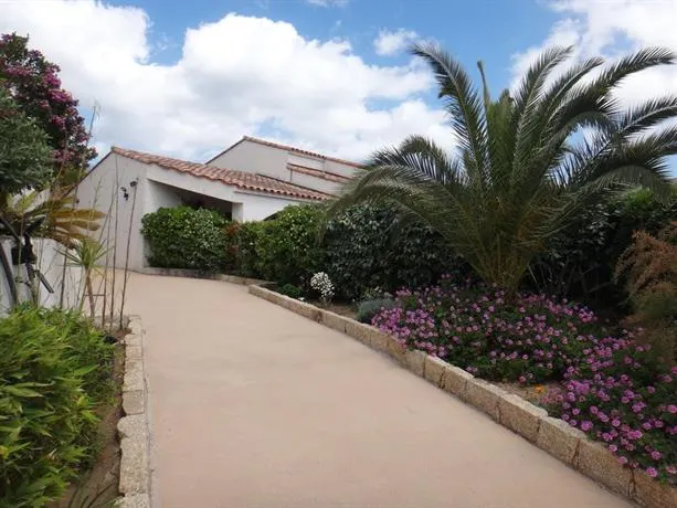 Les Amandiers - Image 1