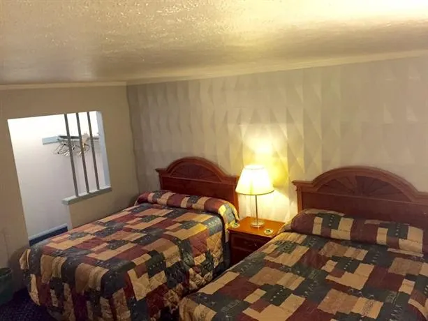 Sunset Motel - Image 1