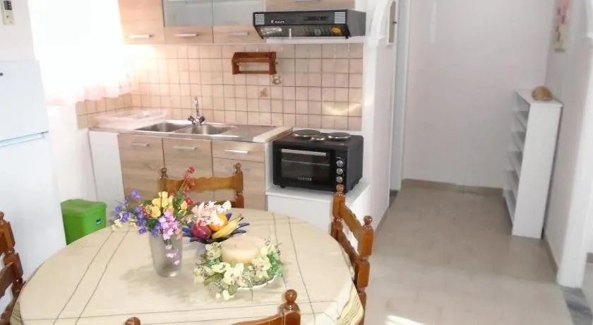 Sirios Apartments - Image 1