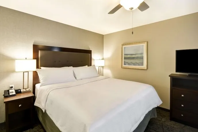 Homewood Suites by Hilton Phoenix Tempe ASU Area - Image 1