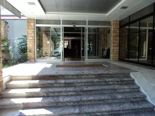 Izethan Hotel - Image 1