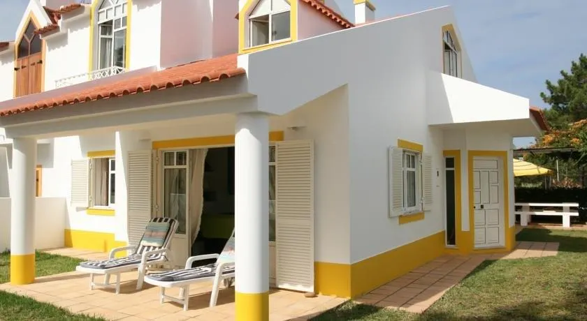 Campos Beach House - Image 1