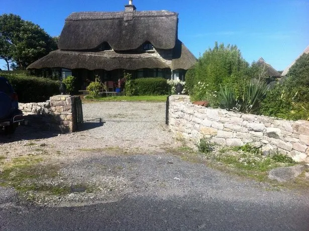 Tigh Mor Tirenee Holiday Home - Image 1