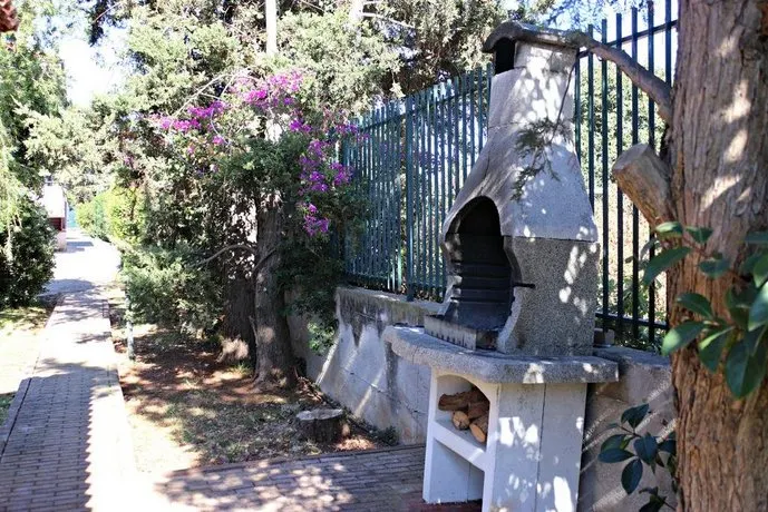 Mondello Holiday Home - Image 1