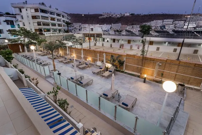 Calypso Oasis Apartments - Image 1