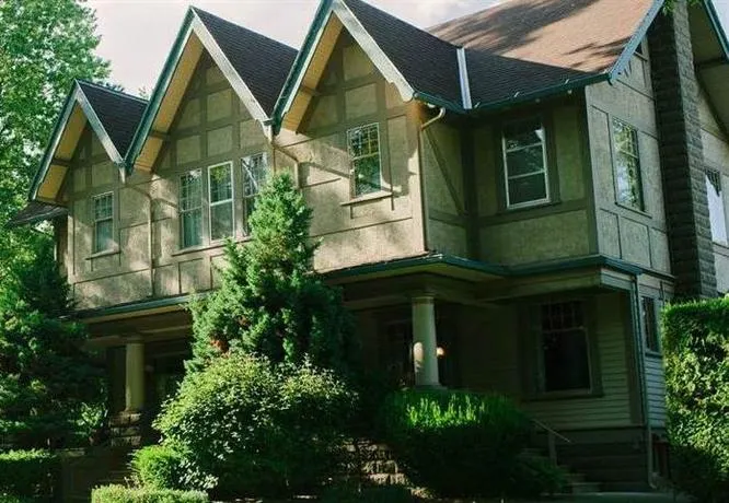 Green Gables Inn - Image 1