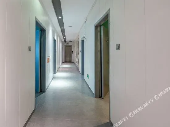 52 Meisu Hotel - Image 1