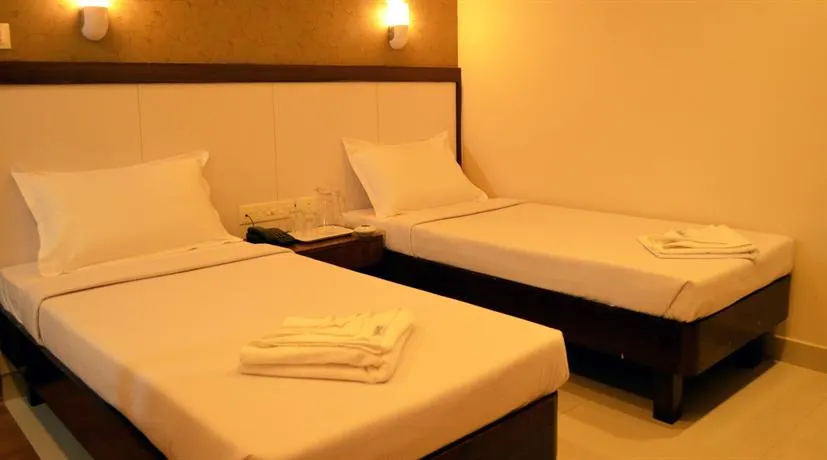 Emerald Manor by FabHotels - Image 1