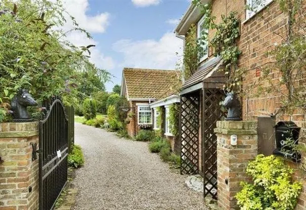 Orchard View Cottage - Image 1
