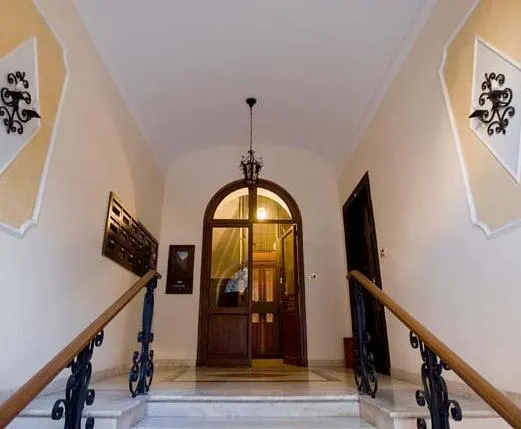 TURATI GUEST HOUSe - Image 1