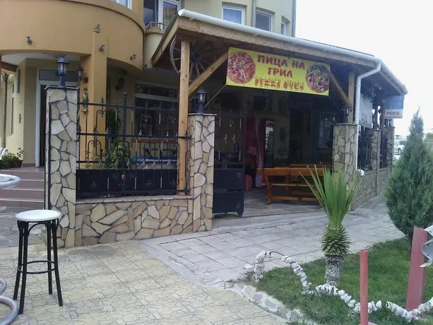 Boston Guest House - Image 1