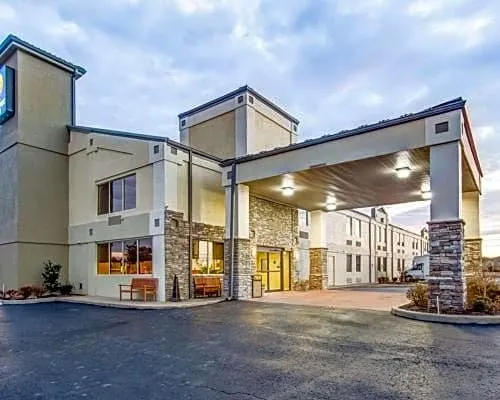 Comfort Inn Muskogee - Image 1