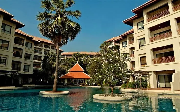 Santi Pura Residences - Image 1
