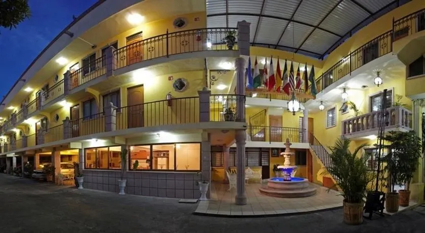 Hotel Rincon Tarasco - Image 1