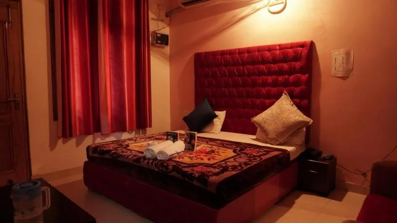 Bonfire Hostels Rishikesh - Image 1