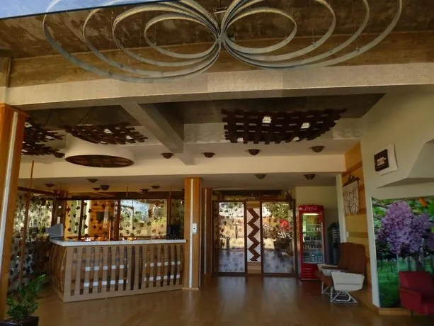 Adoro Hotel - Image 1
