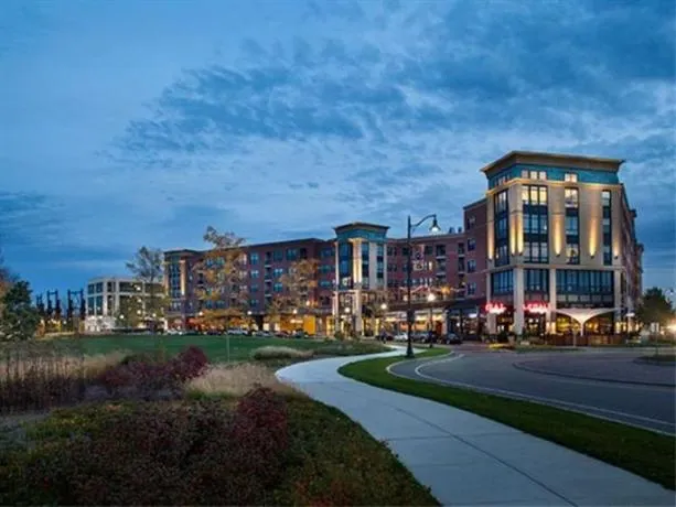 Luxury Apartments located on Mystic River - Image 1