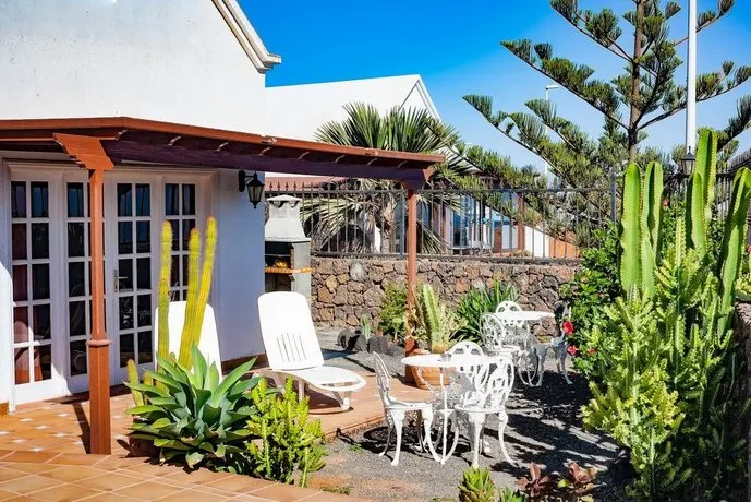 Villa Tías - Image 1