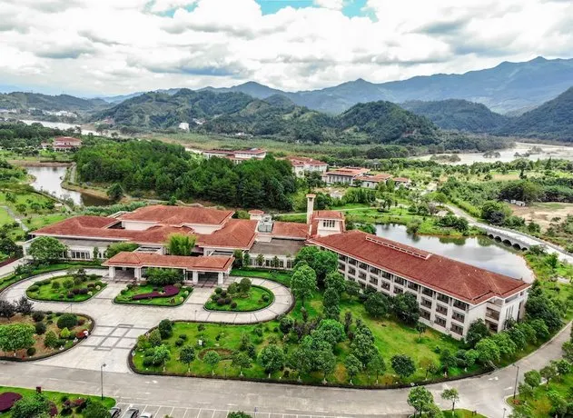 Wuyi Mountain Dahongpao Resort - Image 1