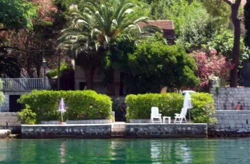 Beach house 22 in Montenegro - Image 1