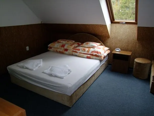 Hotel Fured - Image 1