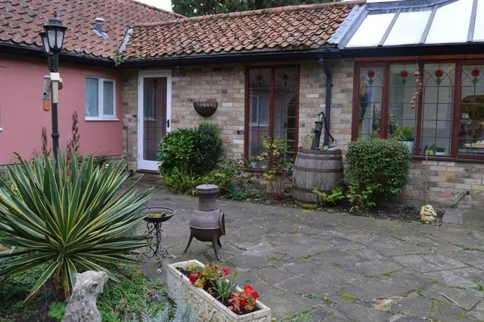 Lord Mayor's Cottage - Image 1