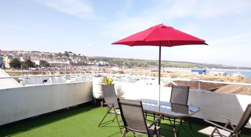 Sea View Cottage -Character House Penzance Harbour - Image 1