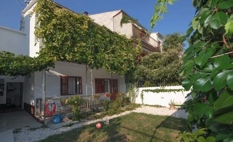Guesthouse Jet - Image 1