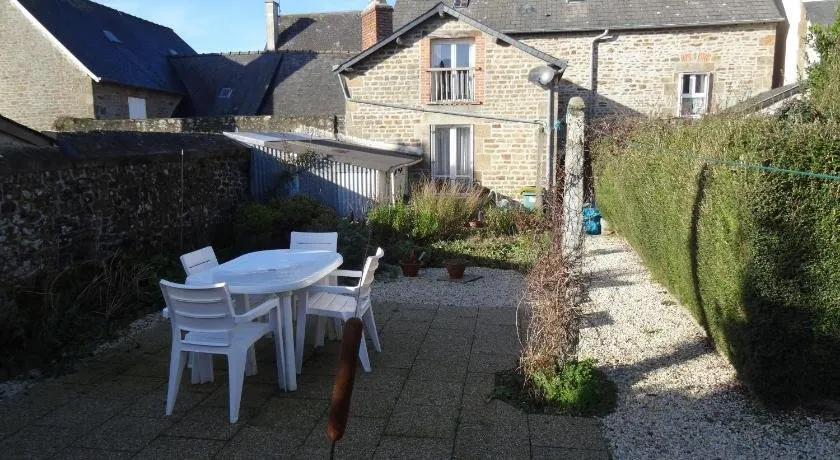 Charming French Gite in the heart of quiet Gorron - Image 1