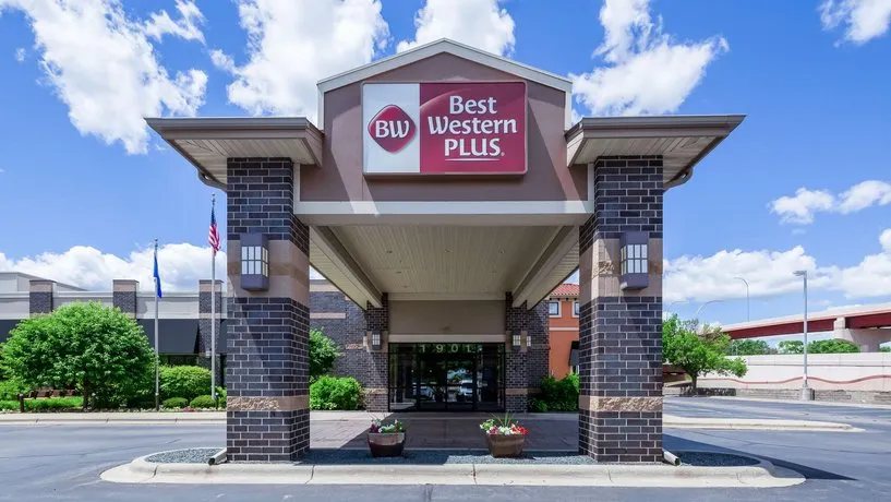 Wyndham Bloomington - Mall of America - Image 1