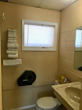 Riverview Inn - Image 1