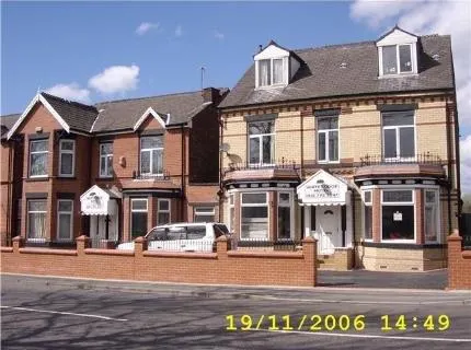 The White Lodge Hotel - Image 1
