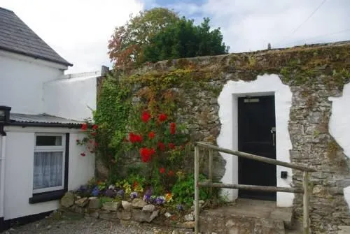 Saint Anthony’s Riverside B&B - Image 1